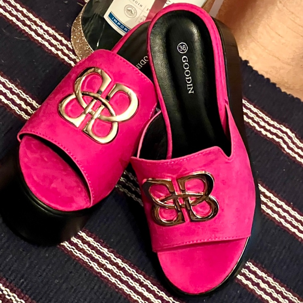 New fuchsia black platform sandals size 36